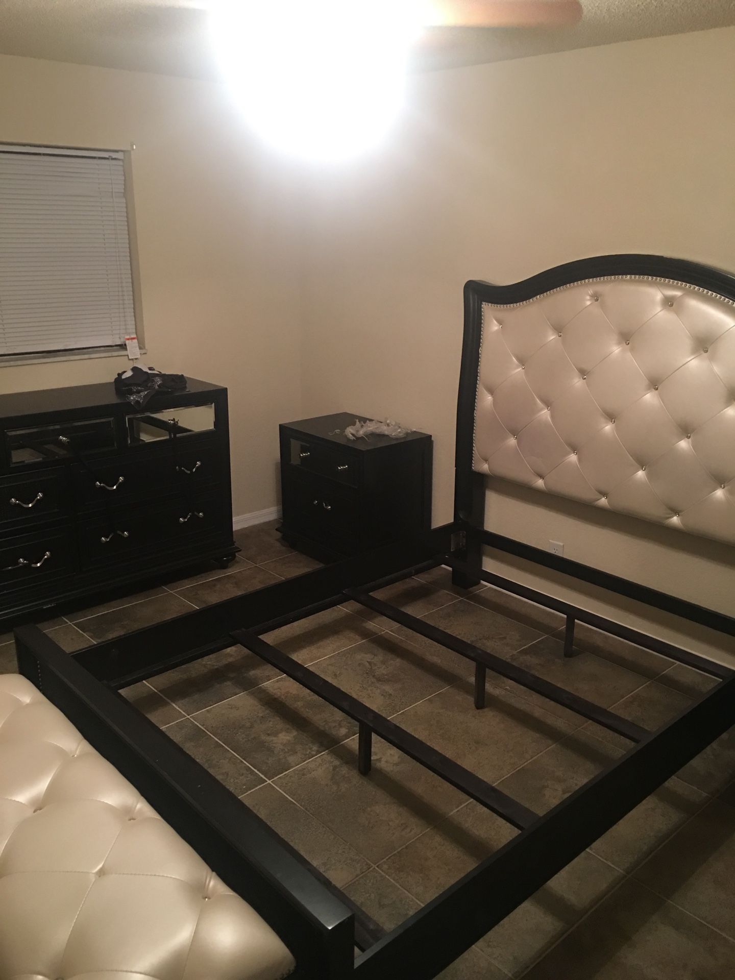Marilyn Monroe Queen Bedroom Set, American Signature Bed Frame