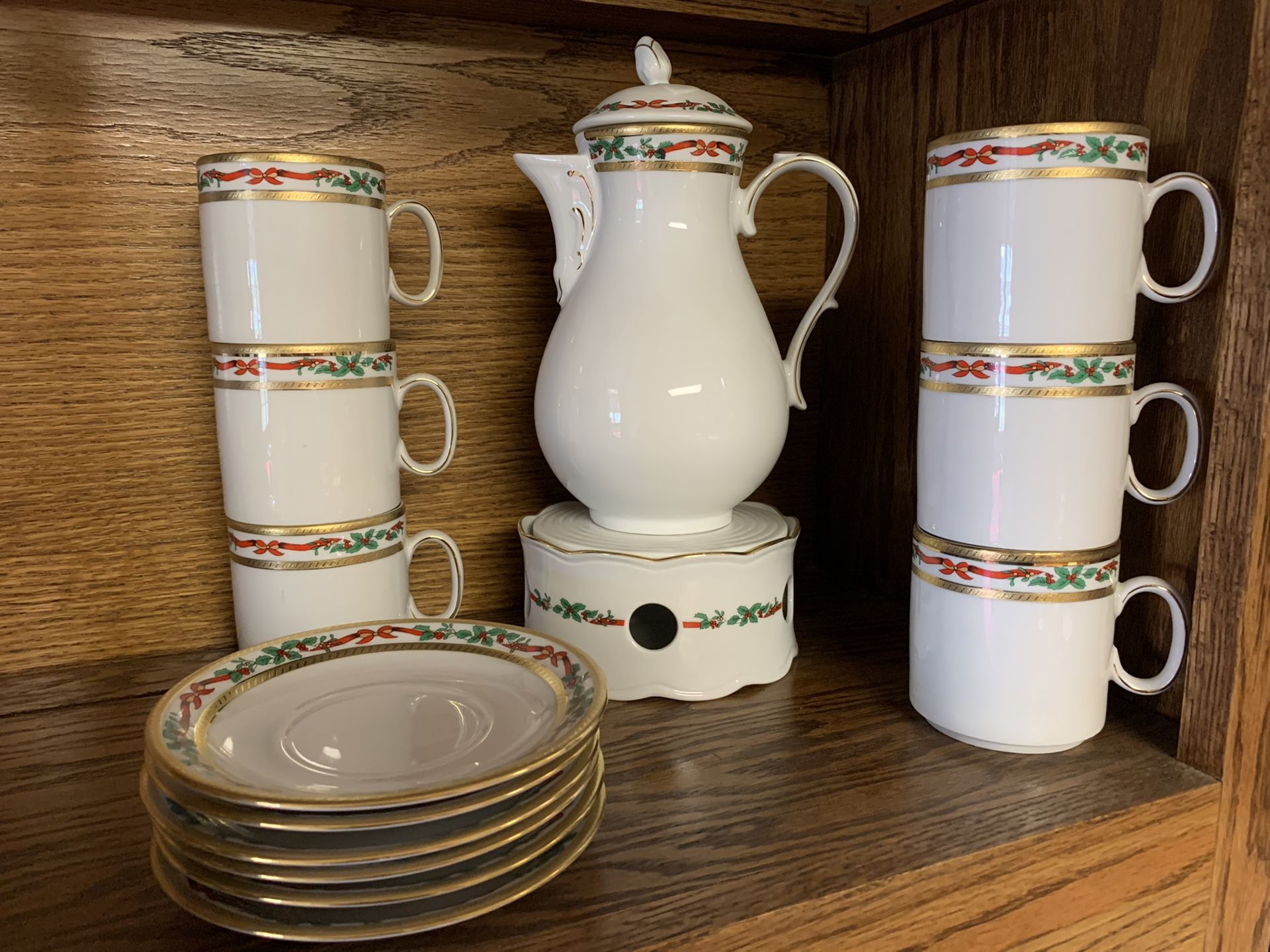 Bavarian China 16 pc Coffee Set w/ Christmas Holly Ribbons, Bows & Evergreen with Gold Trim