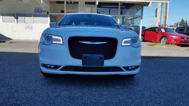 2018 Chrysler 300