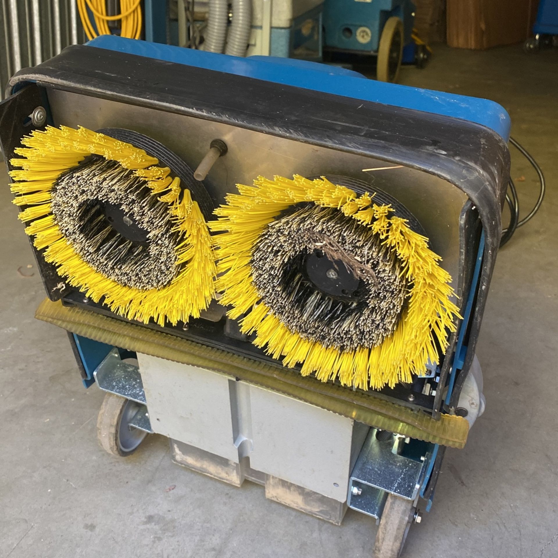 EDIC Pilot Hard Floor / Grout And Tile Cleaning Scrubber
