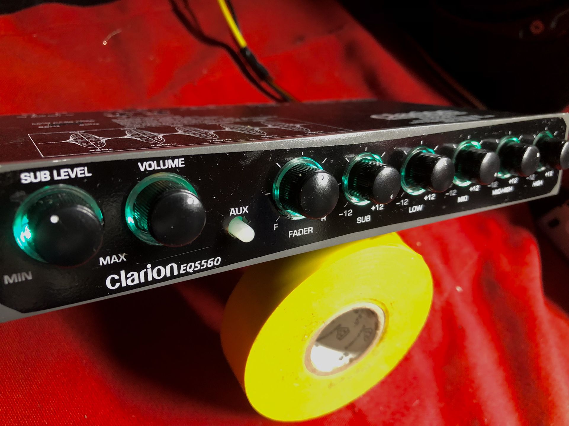 Clarion Equalizer With Aux 
