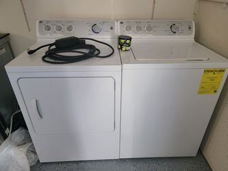 GE 4.5cuWasher And 7.2 Cu Dryer System  Thumbnail