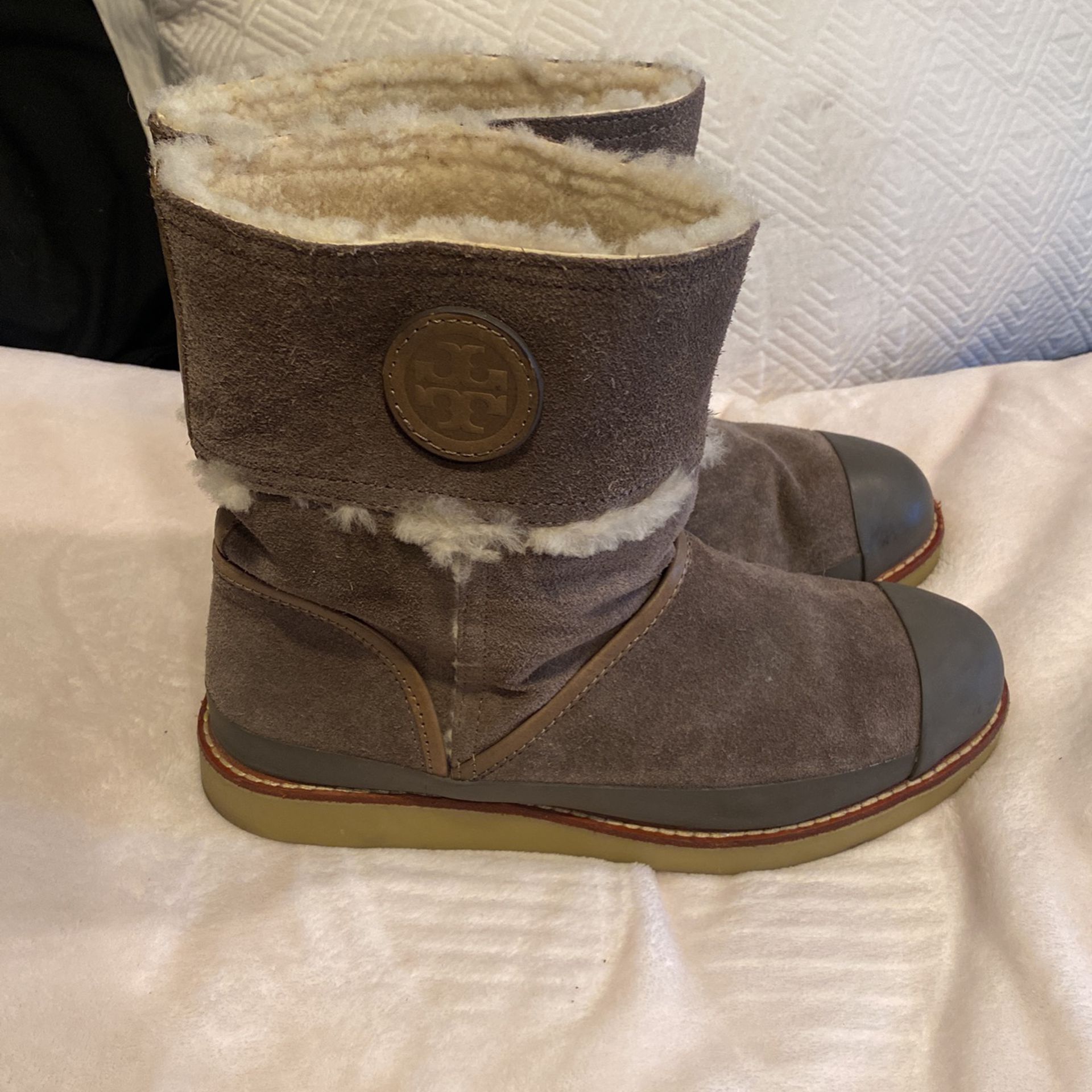 Tory Burch Tan Suede Lamb Boots Size 9