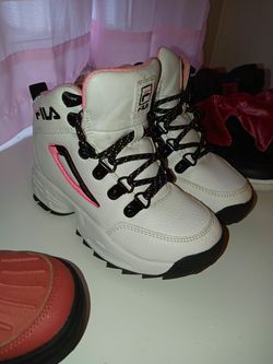 Little girl nike boots  jordans size 12 c great condition Thumbnail