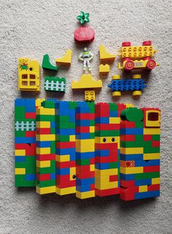 LEGO DUPLOS BULK LOT, 256 Pieces, Some Rare, Hard To Find, 5lbs 9oz + Buzz Toy!! Thumbnail