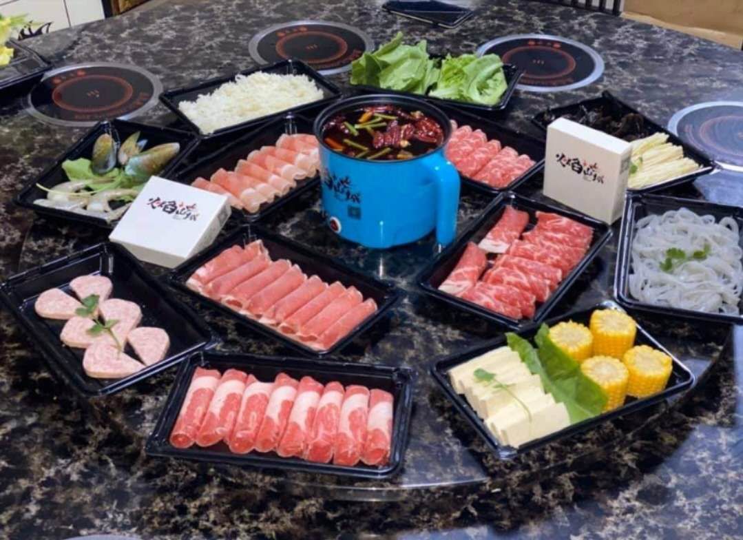 Electric Hot Pot with Steamer