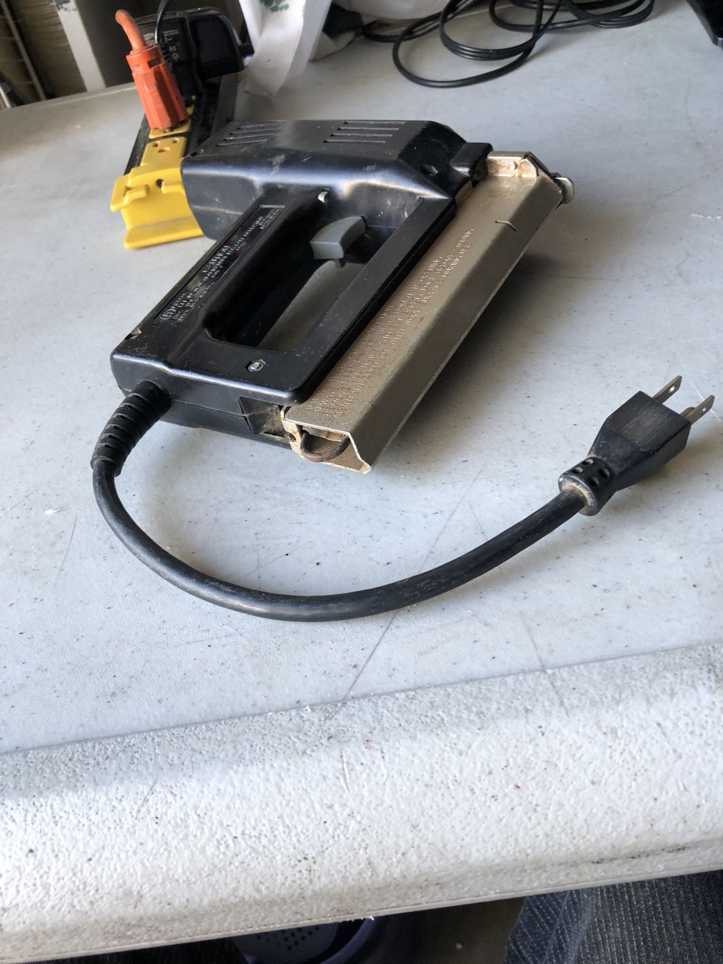 PRICE IS FIRM Swingline Electric Nail Gun Nailgun 32003 25 You are more than welcome to test the item before you pay us. BRING YOUR OWN NAILS.