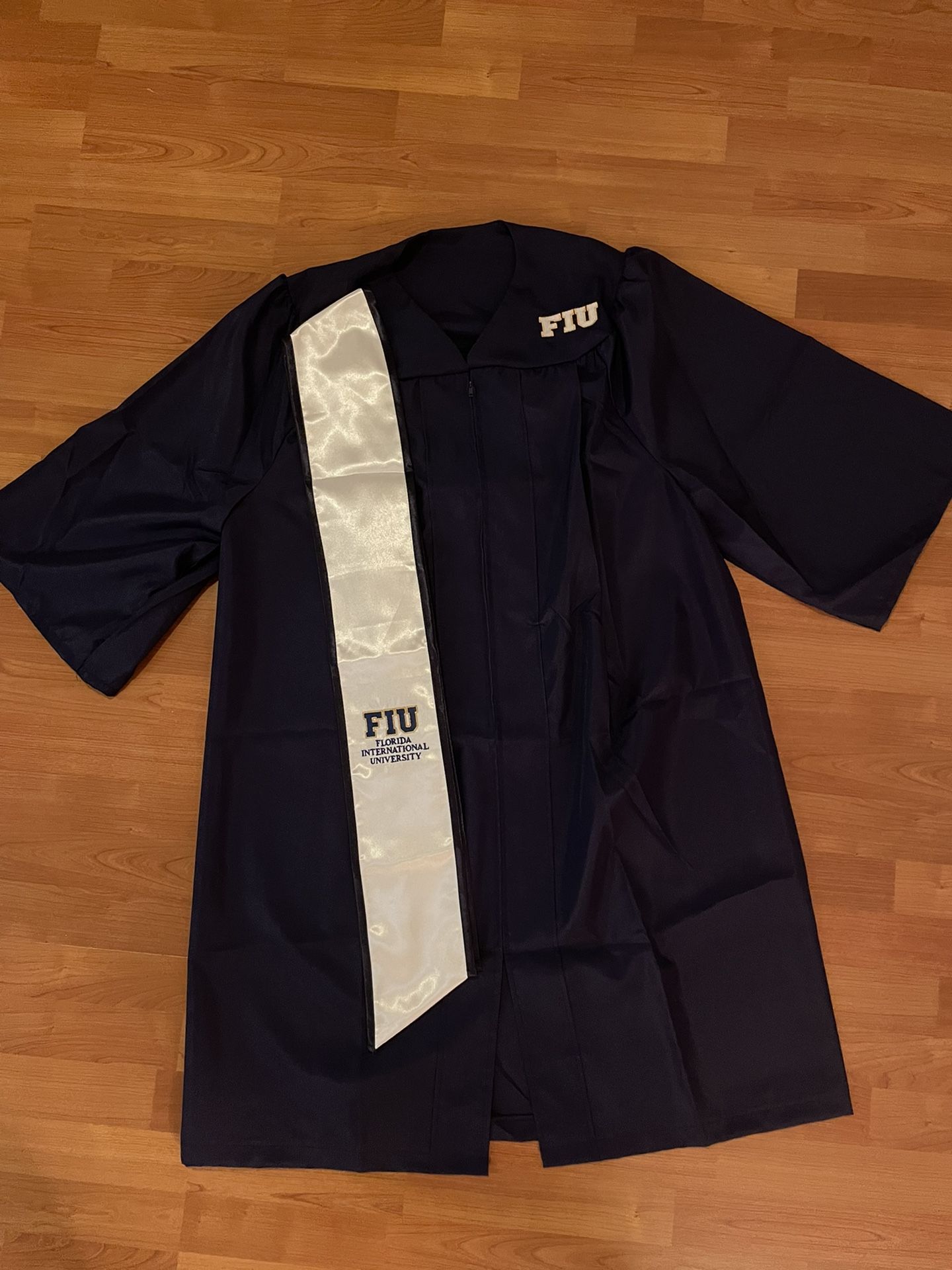 FIU- Florida International University Bachelors Gown & Stole