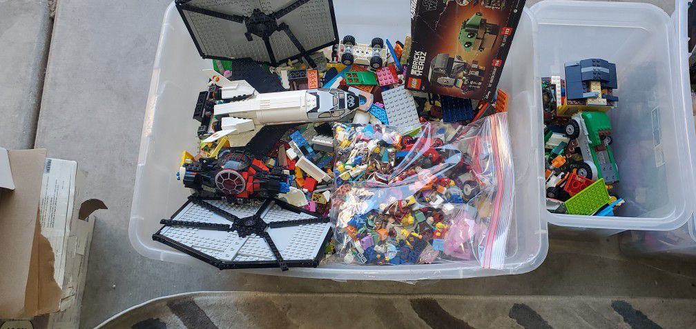 Large Lot Of Legos Legos NEW Lots Of People