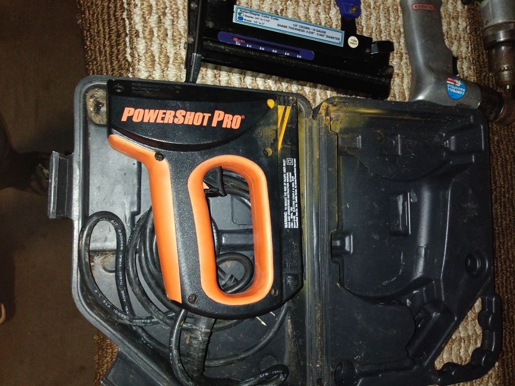 Staple and nail gun
