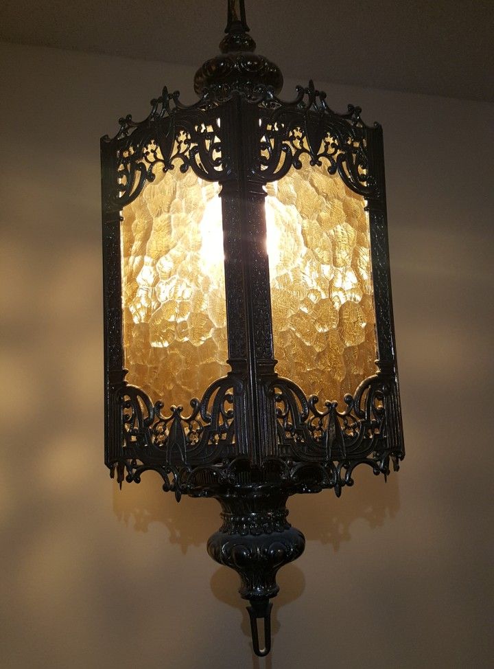 Vintage Gothic Style Pendant Light - Perfect Plug Light for a indoor Haloween Party
