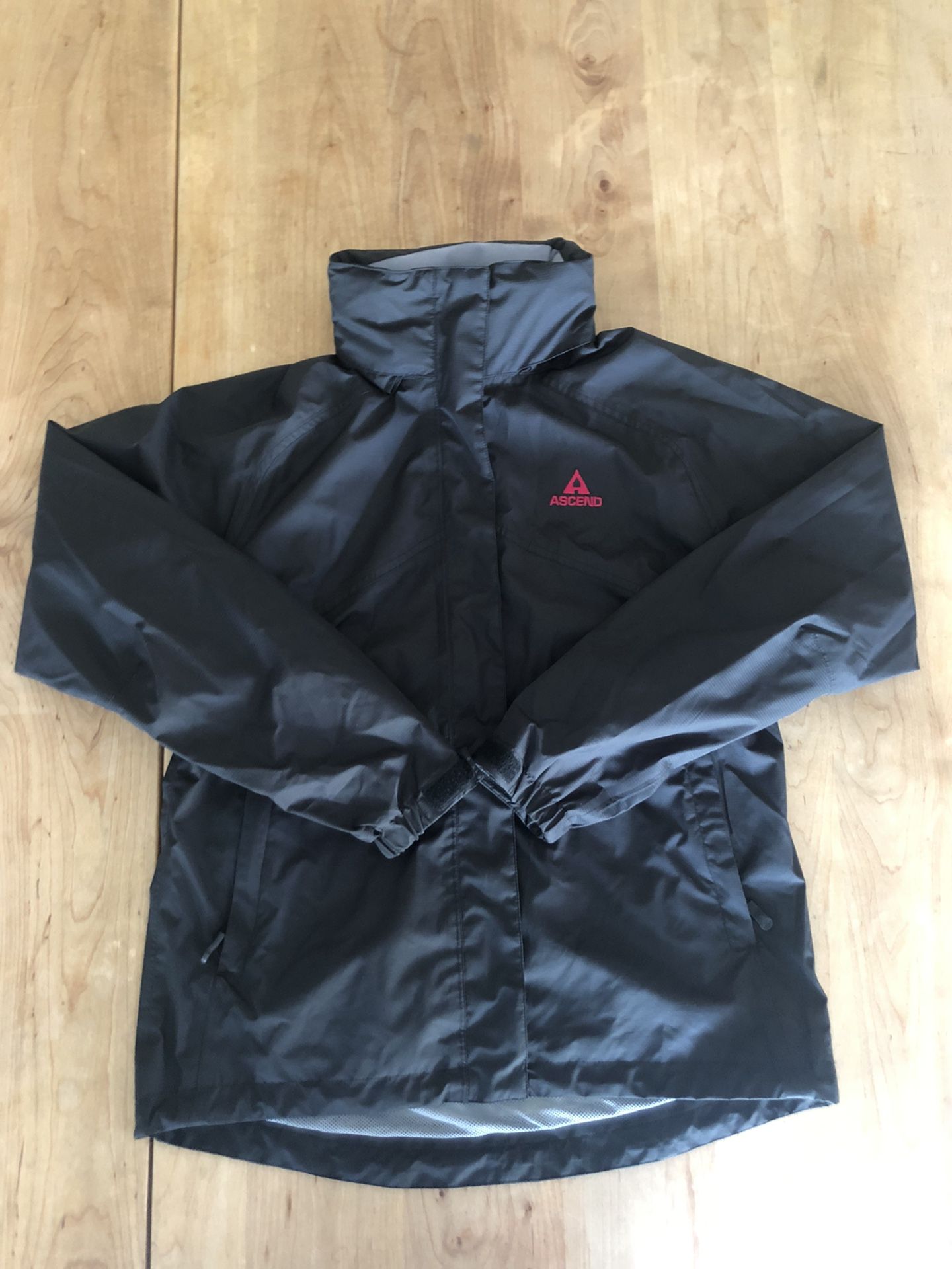 Ascend Waterproof Jacket Men's Meduim Like New!!