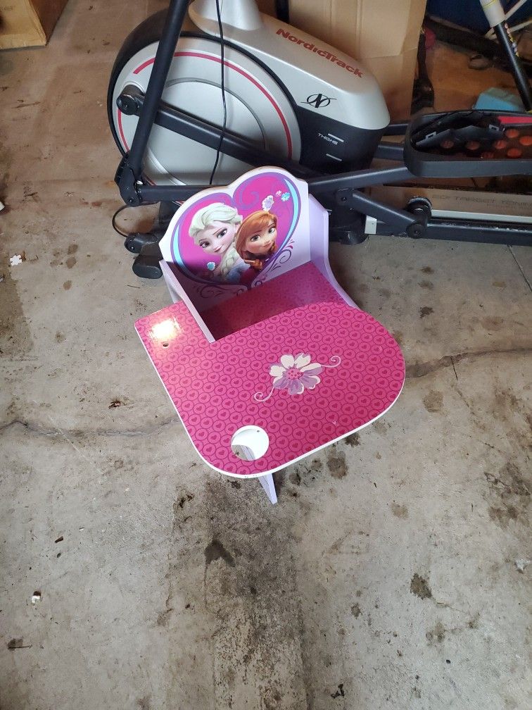 Frozen Kids Desk