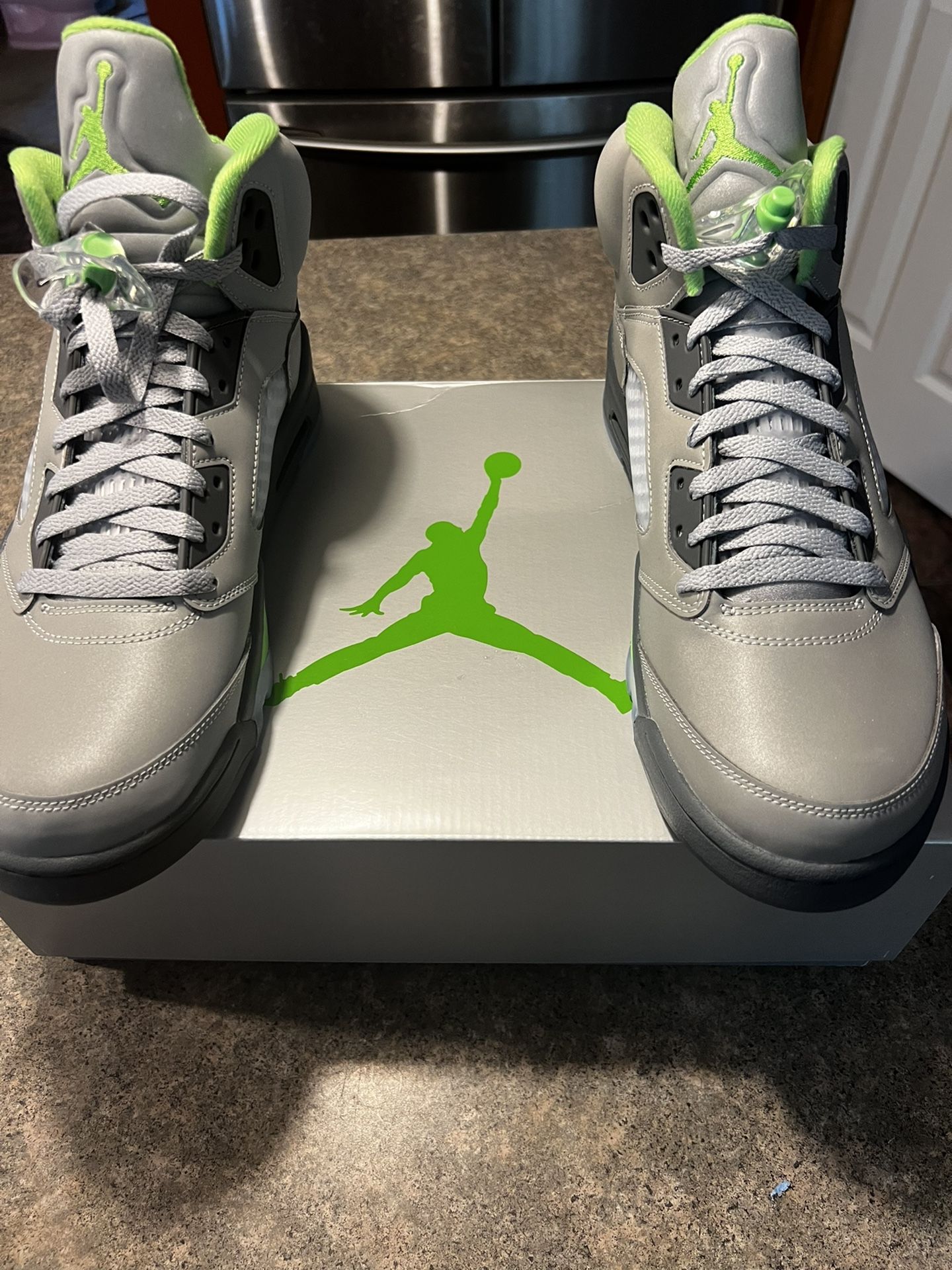 🔥Attention Mens Exclusive Jordan’s Combo Pack Regal Pink Easter Edition And Green Bean Jordan’s 5 Size 12