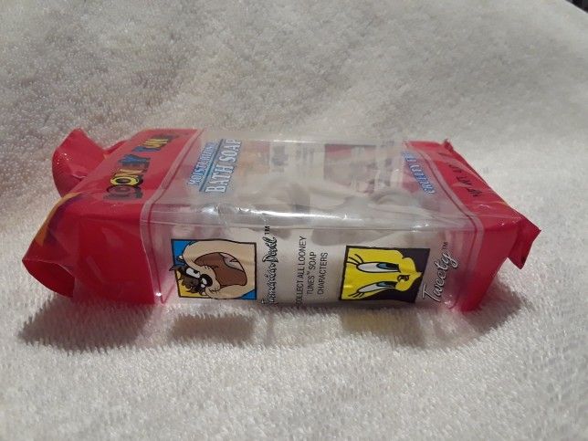 Vintage Looney tunes moisture bath soap