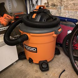 16 Gallon Rigid Wet Dru Vacuum Basically Brand New  Thumbnail