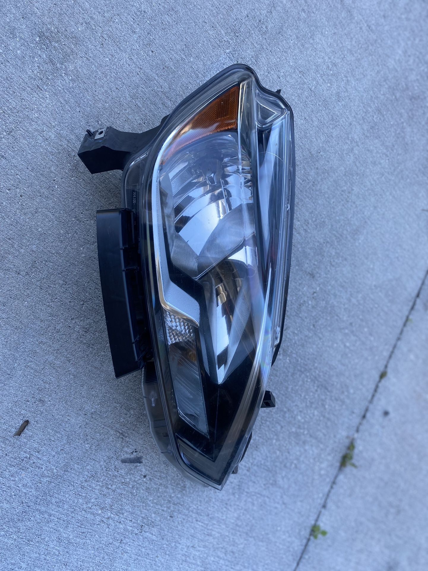 Passenger (RH) Side Headlight Assembly
