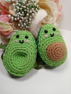 Avocado Halves Amigurumi. Crochet Couple of Avocado. Crocheted Avocados Keychains. Avocados In Love Keychain.  Avocado Plushie.  Aguacates Llaveros.  Thumbnail