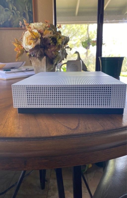 xbox one s am giving it out to bless someone who first wish me happy wedding anniversary on my cellphone number now 707^340^9916