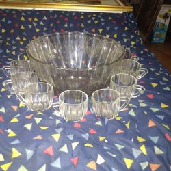 Vintage Crystal Bowl. W, 12 Cup Set  No Dents  Good Condi,,,Hablo Español  Thumbnail