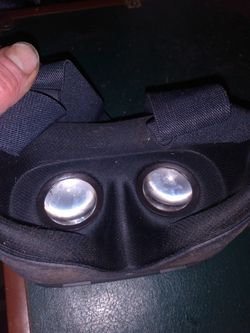 Google Daydream Virtual Reality Goggles Thumbnail