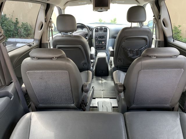 2006 Chrysler Town & Country