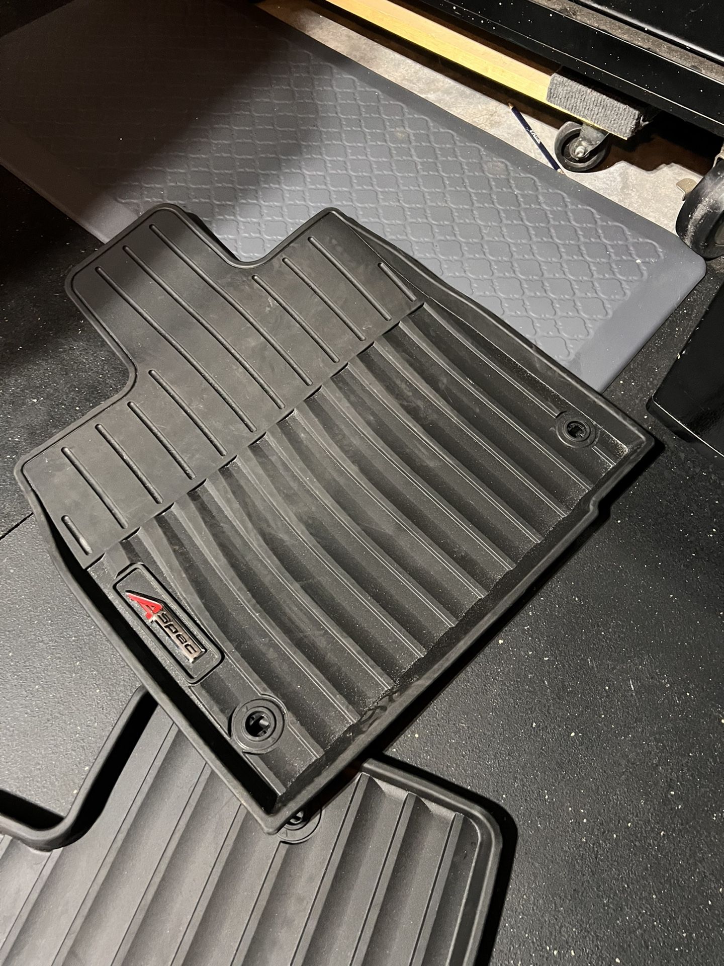 Floor mats For 2023 Acura MDX ASpec for Sale in Tampa, FL OfferUp