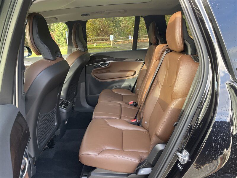 2019 Volvo XC90 T6 Momentum