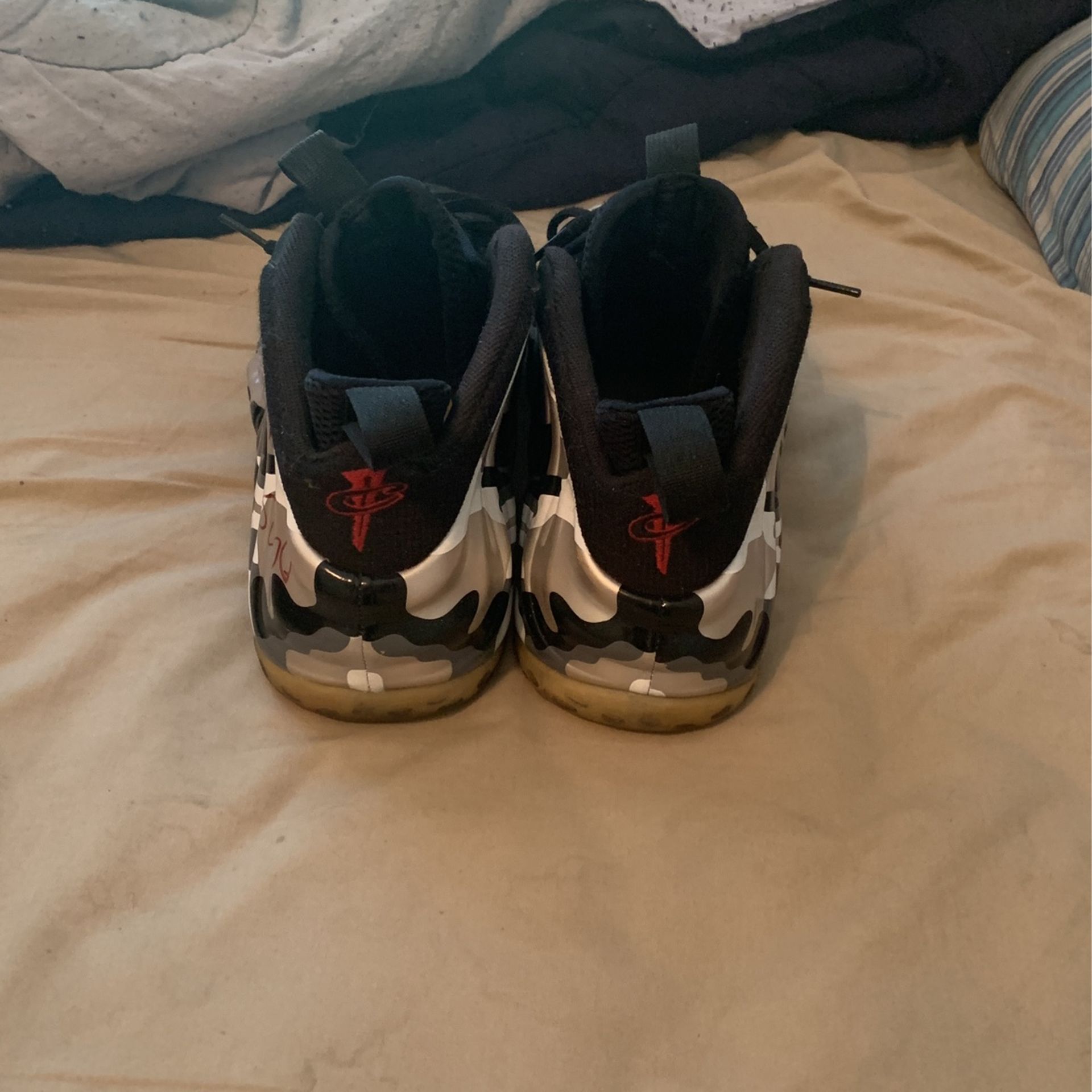 Nike Foamposite size 12 Fighter jet