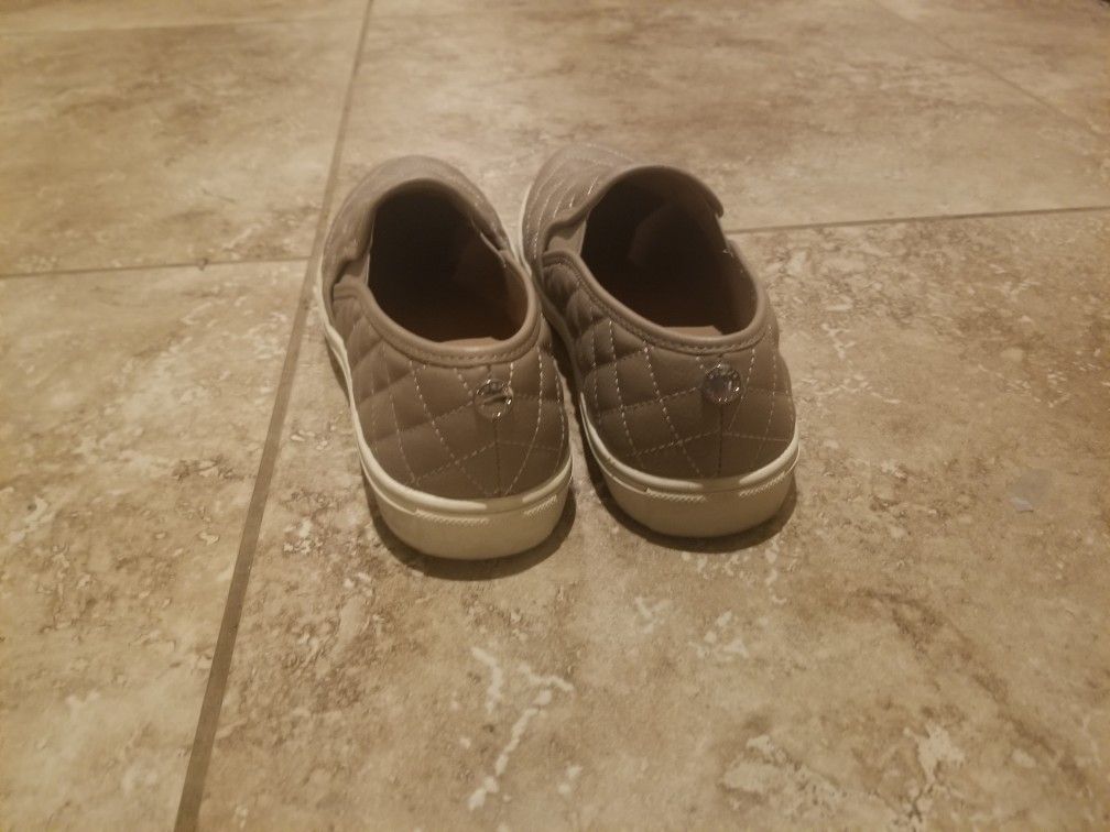 Steve Madden slip ons - make an offer!