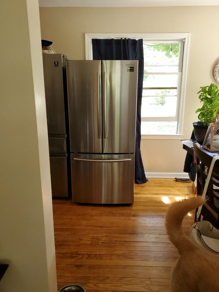 SAMSUNG 22 Cu Ft French Door Refr