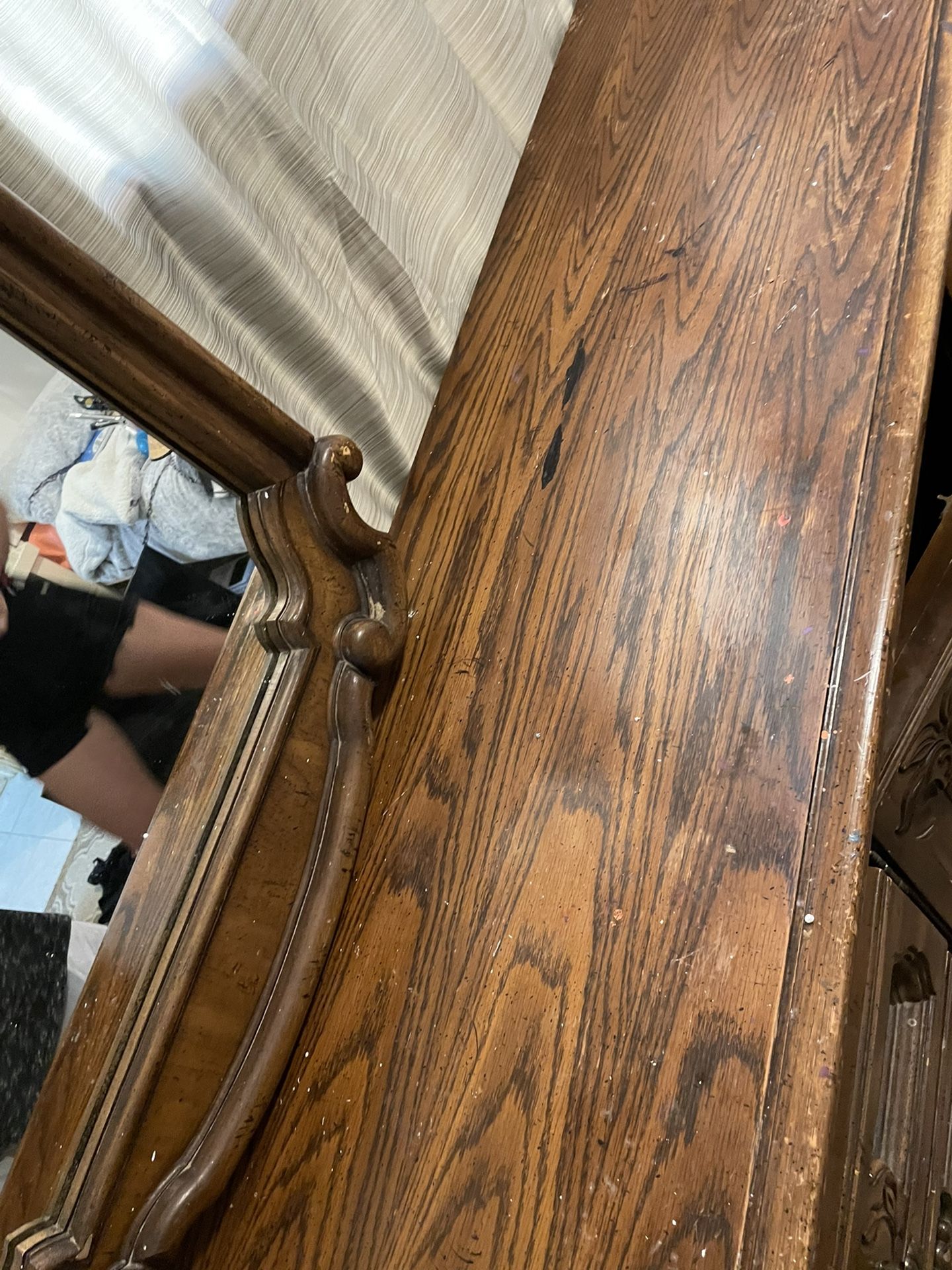 Dresser With Mirror