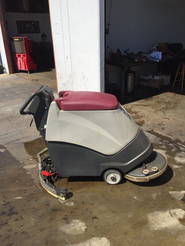 Minuteman 200X Floor Scrubber