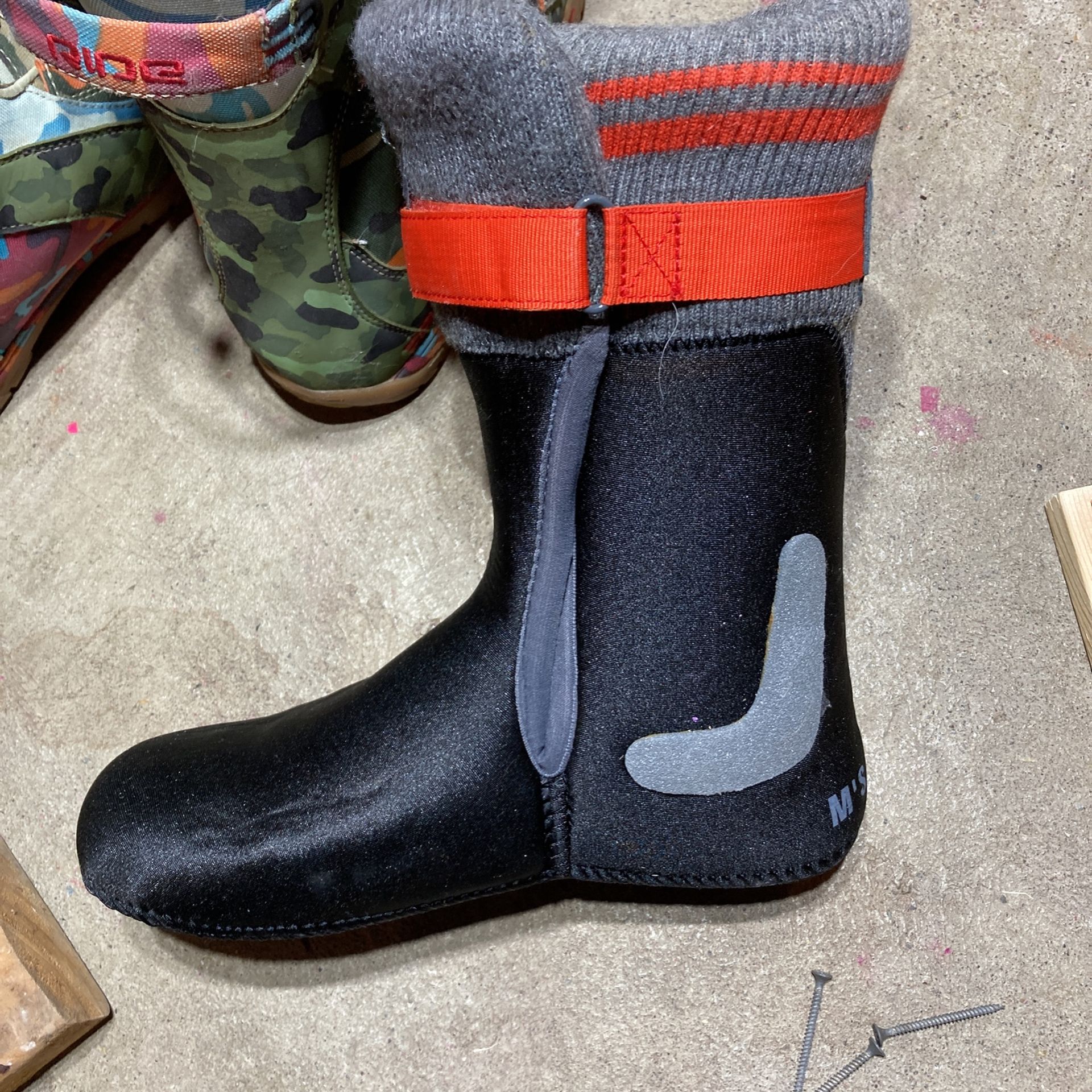 RIDE- SNOWBOARDING BOOTS (Deuce Dfc Boa Cooler) Size M9