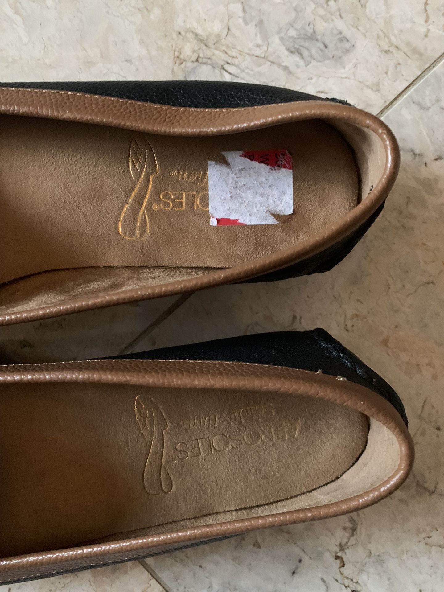 Like New AEROSOLES Stitch N Turn Womens Leather Upper Balance Man Made Slip On Flat Loafers Shoes Size 9M