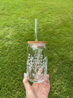 Flower design beer glass can with glass straw and bamboo lid Thumbnail