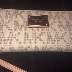 Michael Kors Handbag & Wallet Thumbnail
