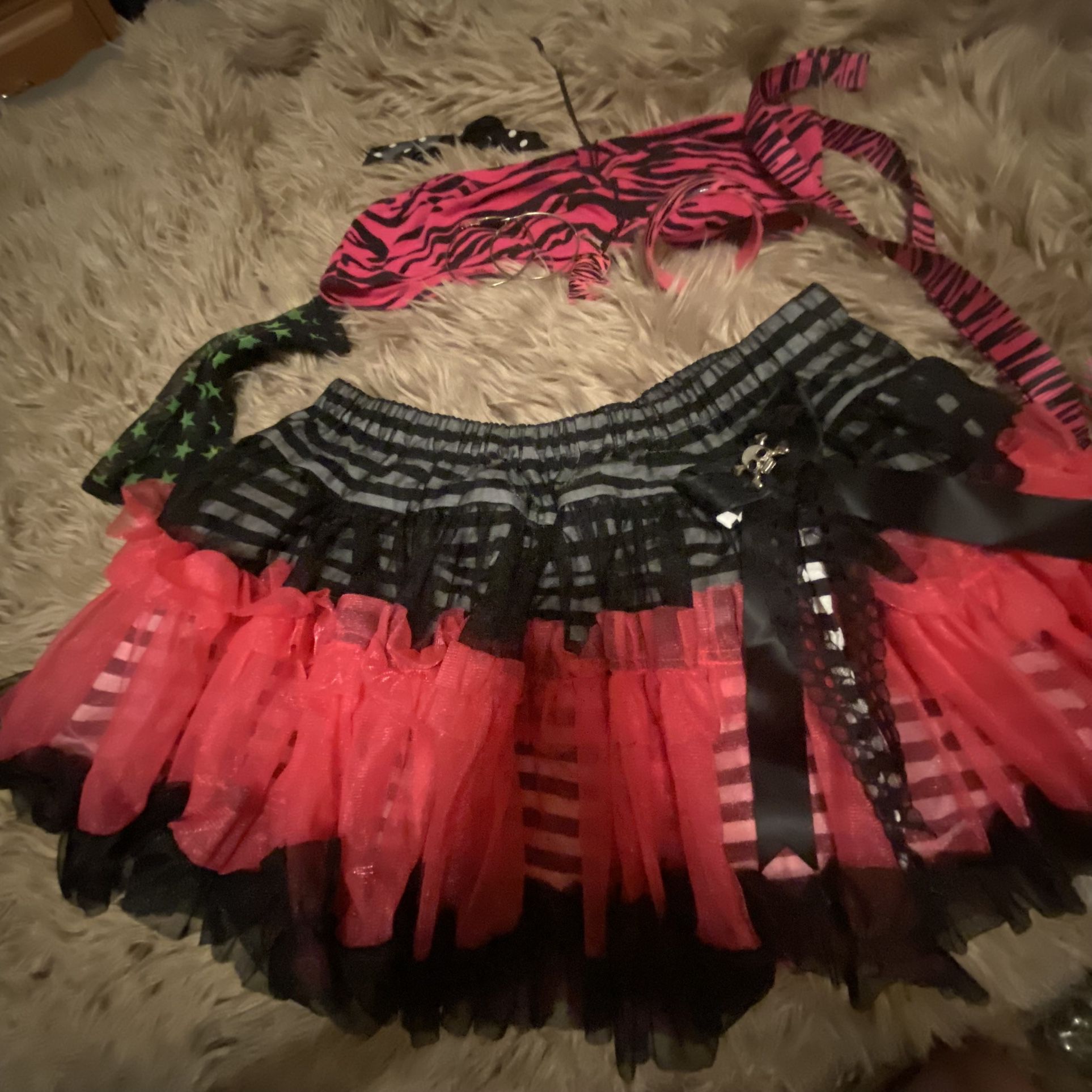 CosPlay Womens Sexy 80s Girl Punk Skirt Slip Tutu Tube Top Size Large Bracelet Heart Necklace Hoop Earrings Headband And Glove