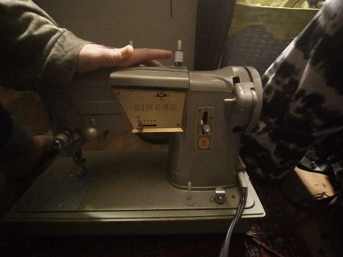Singer Sewing Machine Model #13608M