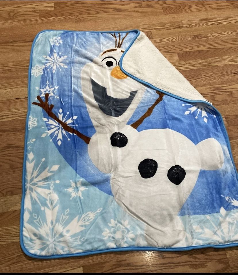 BUY(2) Disney/Marvel Sherpa/Borrego Blankets