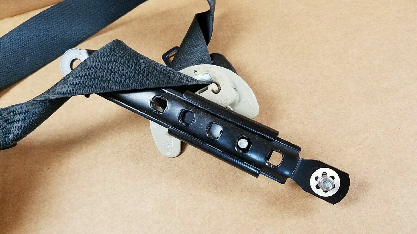 OEM 09-17 INFINITI FX35 QX70 FRONT LEFT DRIVER SIDE SEAT BELT RETRACTOR BLACK
