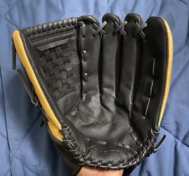 Easton Softball Fielder’s Glove  Thumbnail