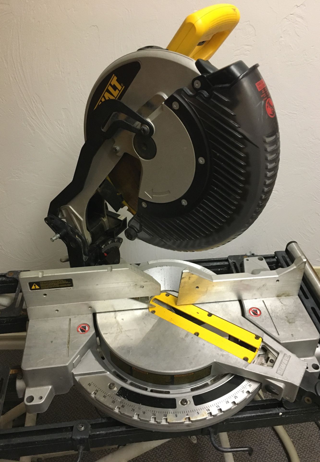 DEWALT MITER SAW
