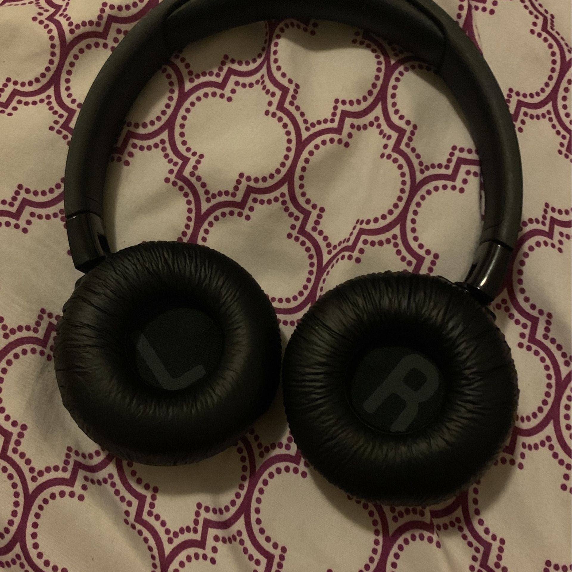 JBL Wireless bluetooth Headphones