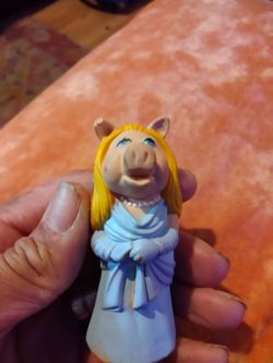 Disney And Loony Toons, Cabbage Patch,Miss Piggy And More Thumbnail