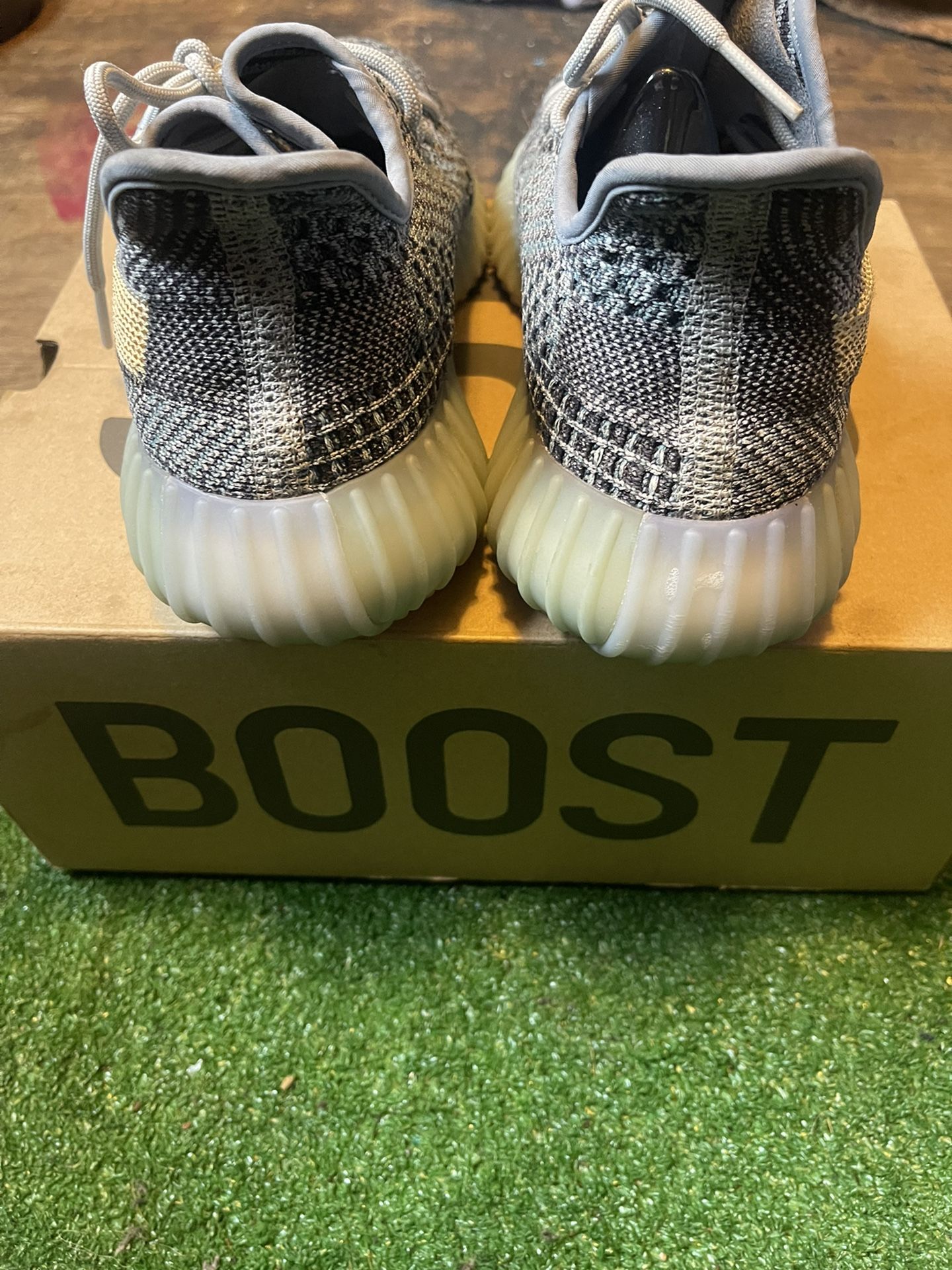 yeezy 350 v2 ash blue