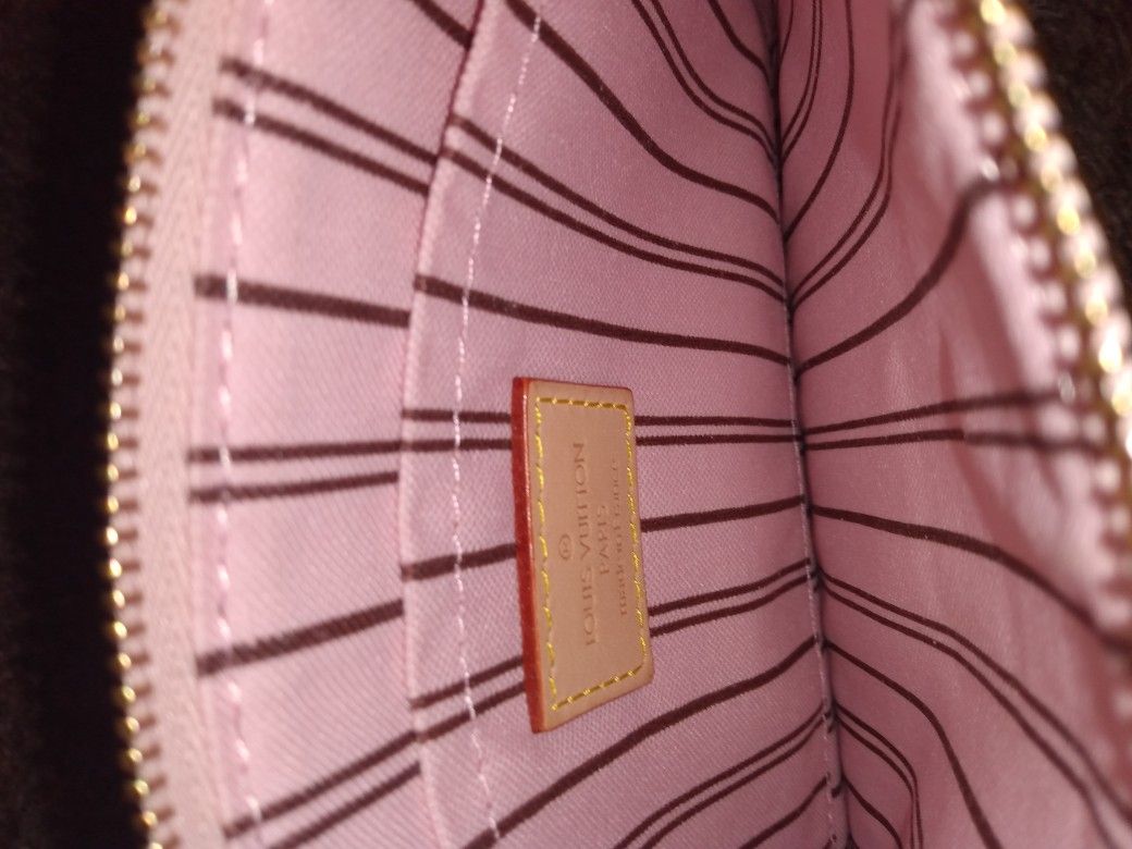 Lv Make-up Bag