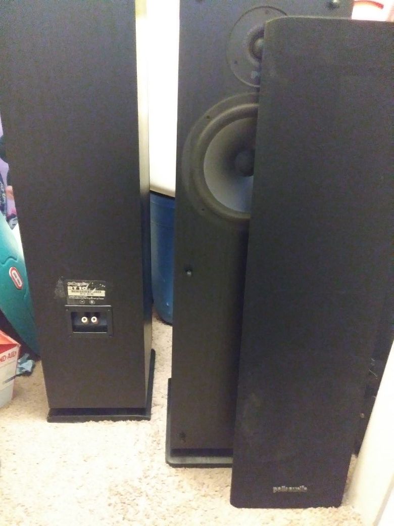 Polk Audio RT 10 Tower speakers pair for Sale in