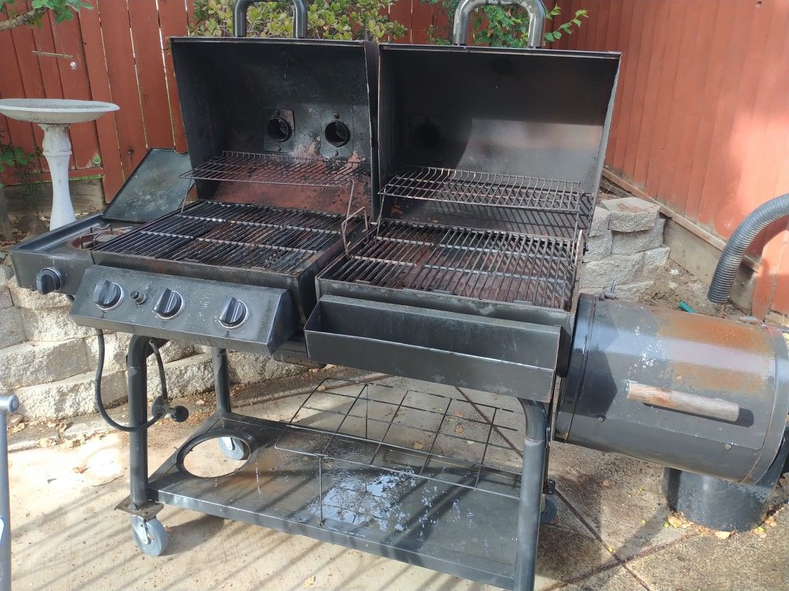 GRILL MASTER BBQ PIT