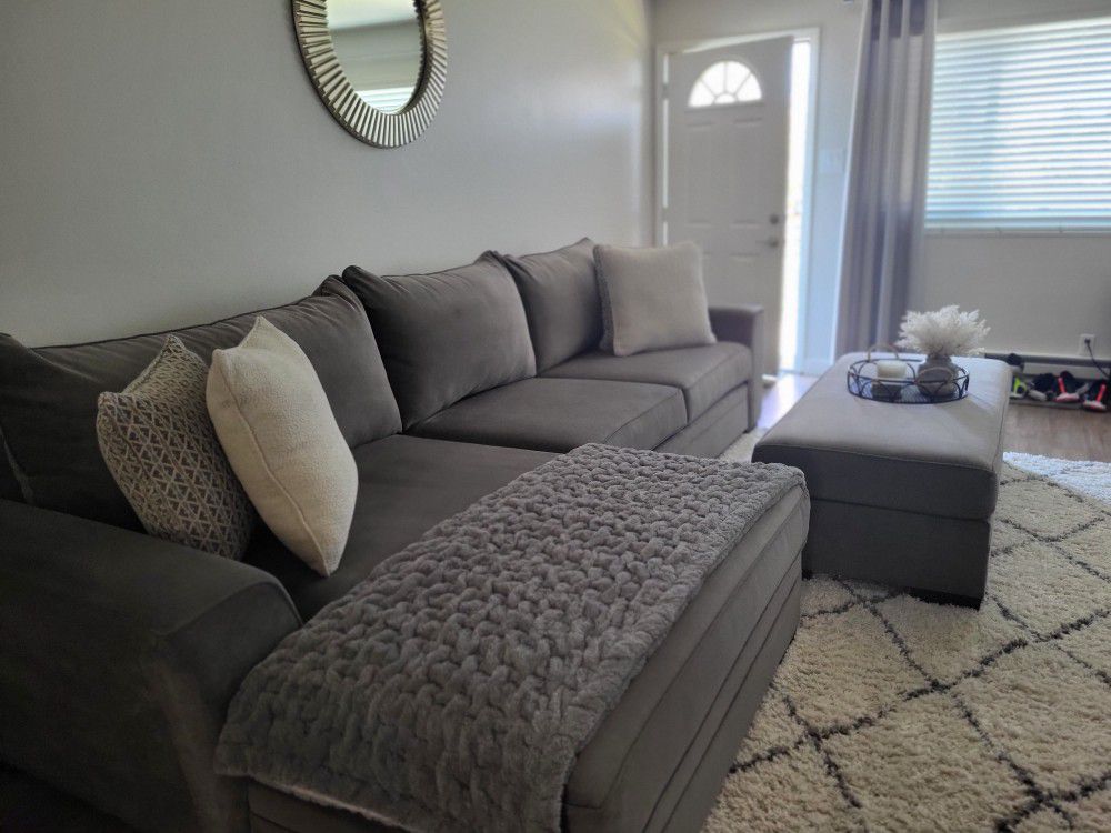 Sectional Sofa Grey Like New 👍 Must See 